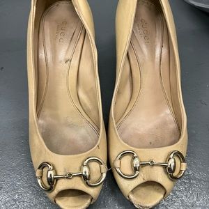 Gucci Beige Pumps